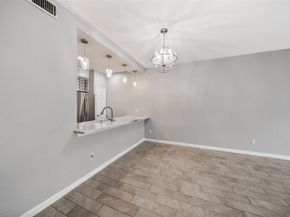 346 Wilcrest Drive 346, Houston TX 77042