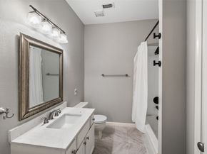 346 Wilcrest Drive 346, Houston TX 77042