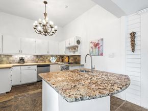 220 Marshall Street, Houston TX 77006