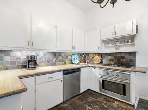 220 Marshall Street, Houston TX 77006