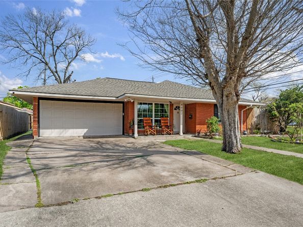 4002 Cheena Drive, Houston TX 77025