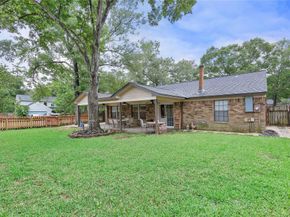 5302 Manor Oaks Drive, Houston TX 77339