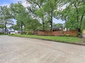 5302 Manor Oaks Drive, Houston TX 77339