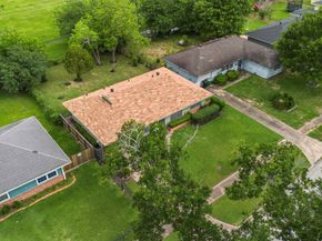 6807 Kingsway Drive, Houston TX 77087