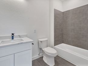 3620 SAUER Street B, Houston TX 77004