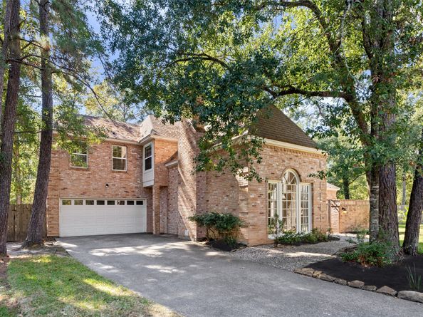 32 Mellow Leaf Court, The Woodlands TX 77381