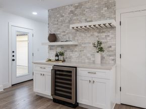 2501 Briarhurst Drive, Houston TX 77057