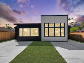 8106 Locksley Street, Houston TX 77078