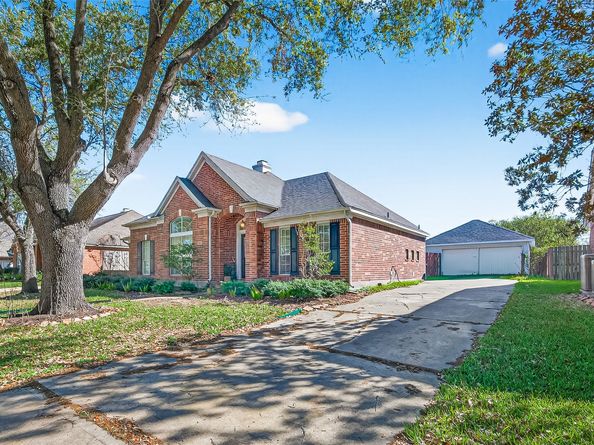 3219 Shadowleaf Drive, Houston TX 77082