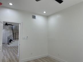 201 E 37th Street, Houston TX 77018