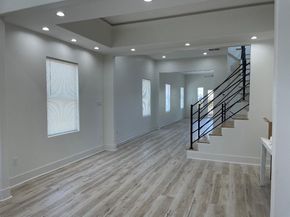 201 E 37th Street, Houston TX 77018