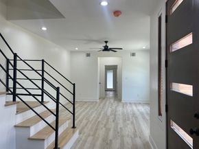 201 E 37th Street, Houston TX 77018