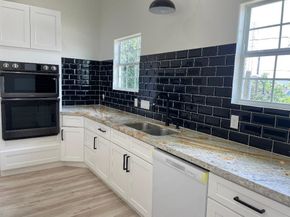 201 E 37th Street, Houston TX 77018