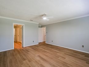 1715 Woodland Park Drive, Houston TX 77077