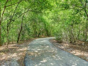 1077 Country Place Drive 1077, Houston TX 77079