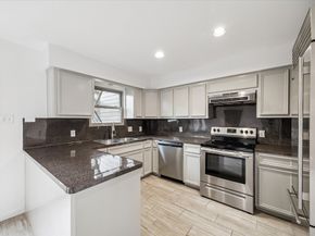 1077 Country Place Drive 1077, Houston TX 77079