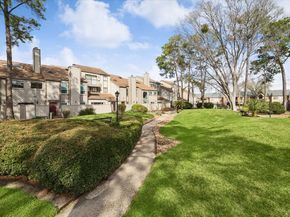 1077 Country Place Drive 1077, Houston TX 77079