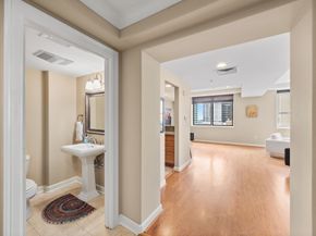 914 Main Street 1504, Houston TX 77002