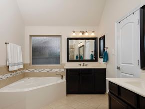 18 Estherwood, The Woodlands TX 77354