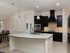 18 Estherwood, The Woodlands TX 77354