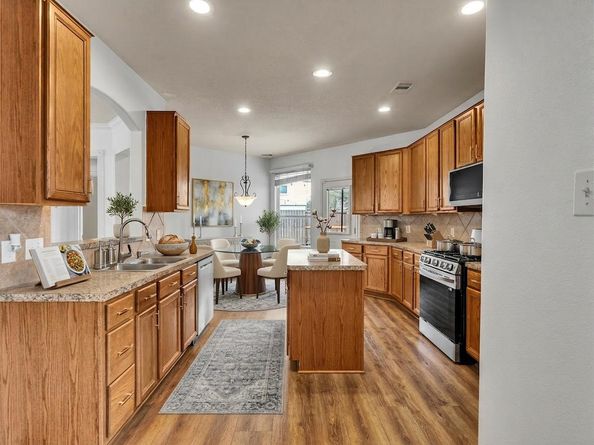 9915 Valance Way, Conroe TX 77385