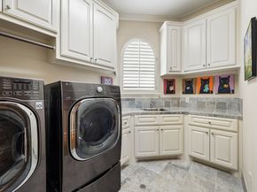 3016 Mid Lane B, Houston TX 77027