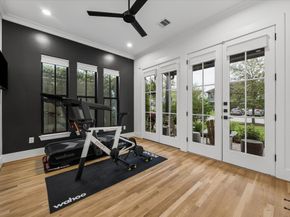 1260 Candlelight Lane, Houston TX 77018