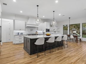 1260 Candlelight Lane, Houston TX 77018