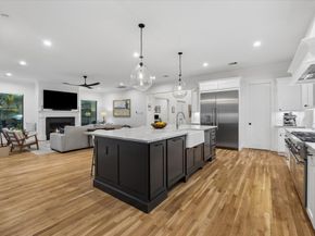 1260 Candlelight Lane, Houston TX 77018