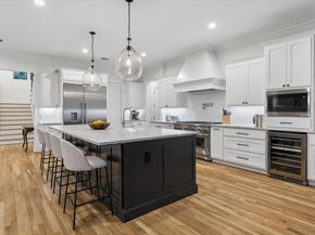 1260 Candlelight Lane, Houston TX 77018