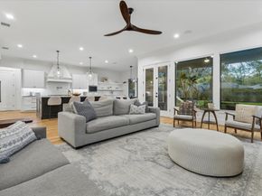 1260 Candlelight Lane, Houston TX 77018