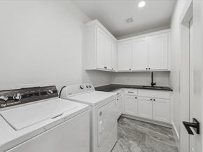 1260 Candlelight Lane, Houston TX 77018
