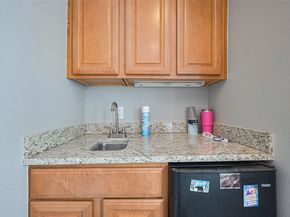 24 Versante Court, Houston TX 77070