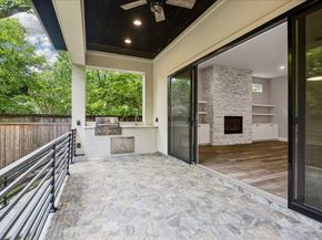 2065 Southgate Boulevard, Houston TX 77030