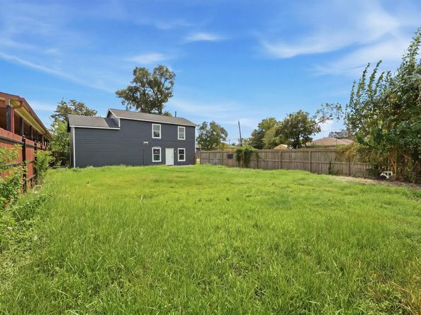 1141 Frankie Street, Houston TX 77015