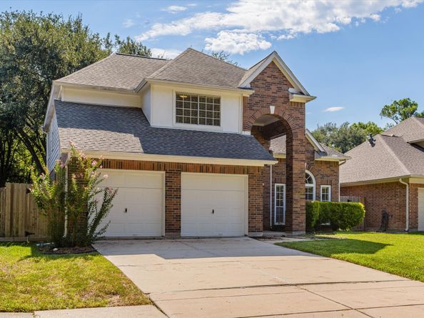 1726 Emerald Lake Court, Houston TX 77062