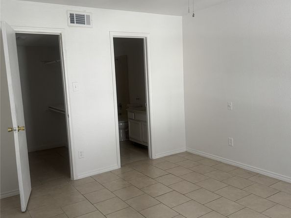 9797 Leawood Boulevard 1414, Houston TX 77099