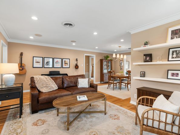 1115 Woodhill Road, Houston TX 77008