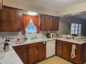 5714 Bankside Drive, Houston TX 77096