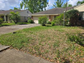 5714 Bankside Drive, Houston TX 77096
