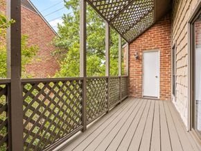 2829 Timmons Lane 130, Houston TX 77027