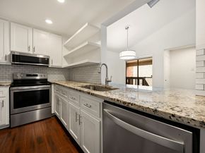 2829 Timmons Lane 130, Houston TX 77027