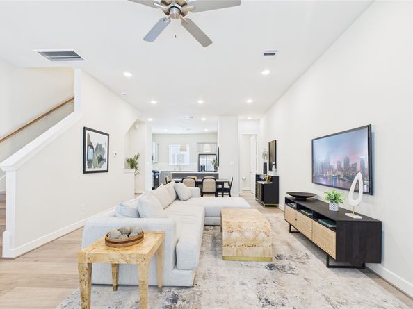 3095 Hicks Street, Houston TX 77007