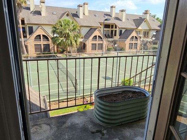 2425 Holly Hall Street 91, Houston TX 77054