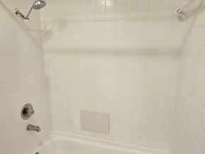 2425 Holly Hall Street 91, Houston TX 77054