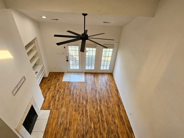 2425 Holly Hall Street 91, Houston TX 77054