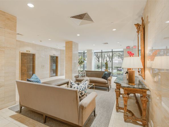 15 Greenway Plaza 10G, Houston TX 77046