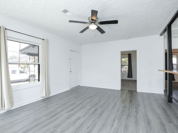 207 Cosmos Street, Houston TX 77009