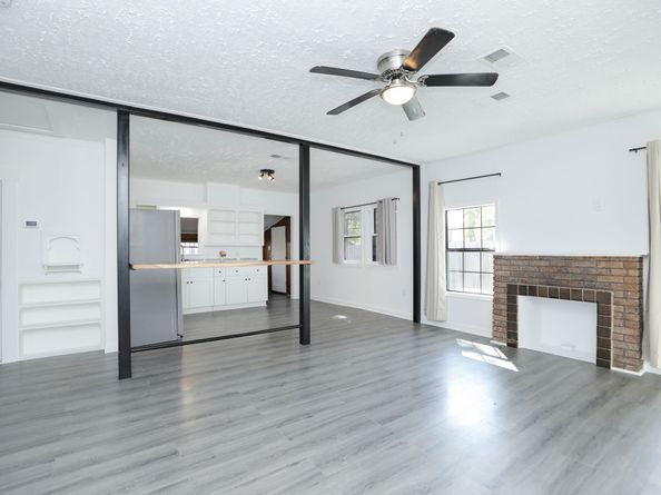 207 Cosmos Street, Houston TX 77009