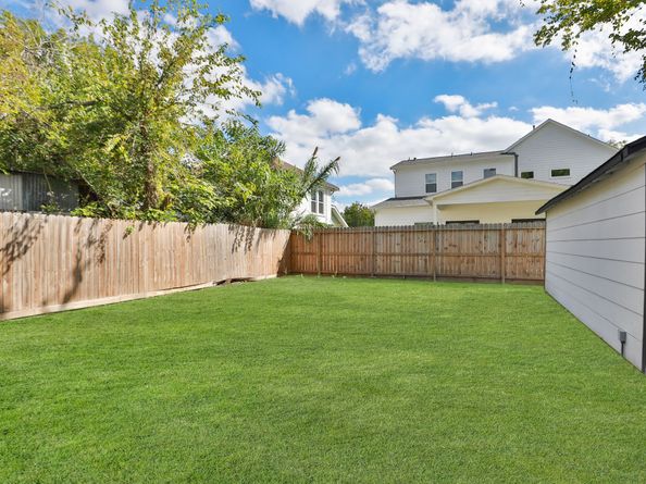 207 Cosmos Street, Houston TX 77009